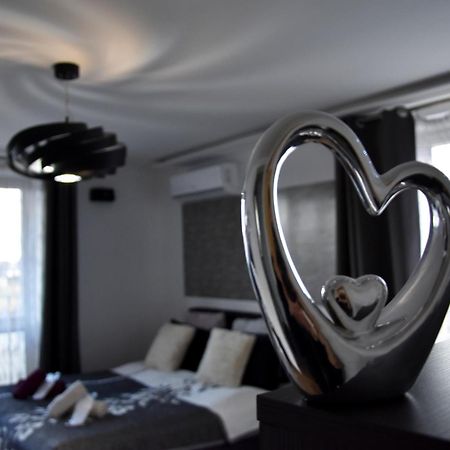 Apartament Night Premium Krakow Bagian luar foto