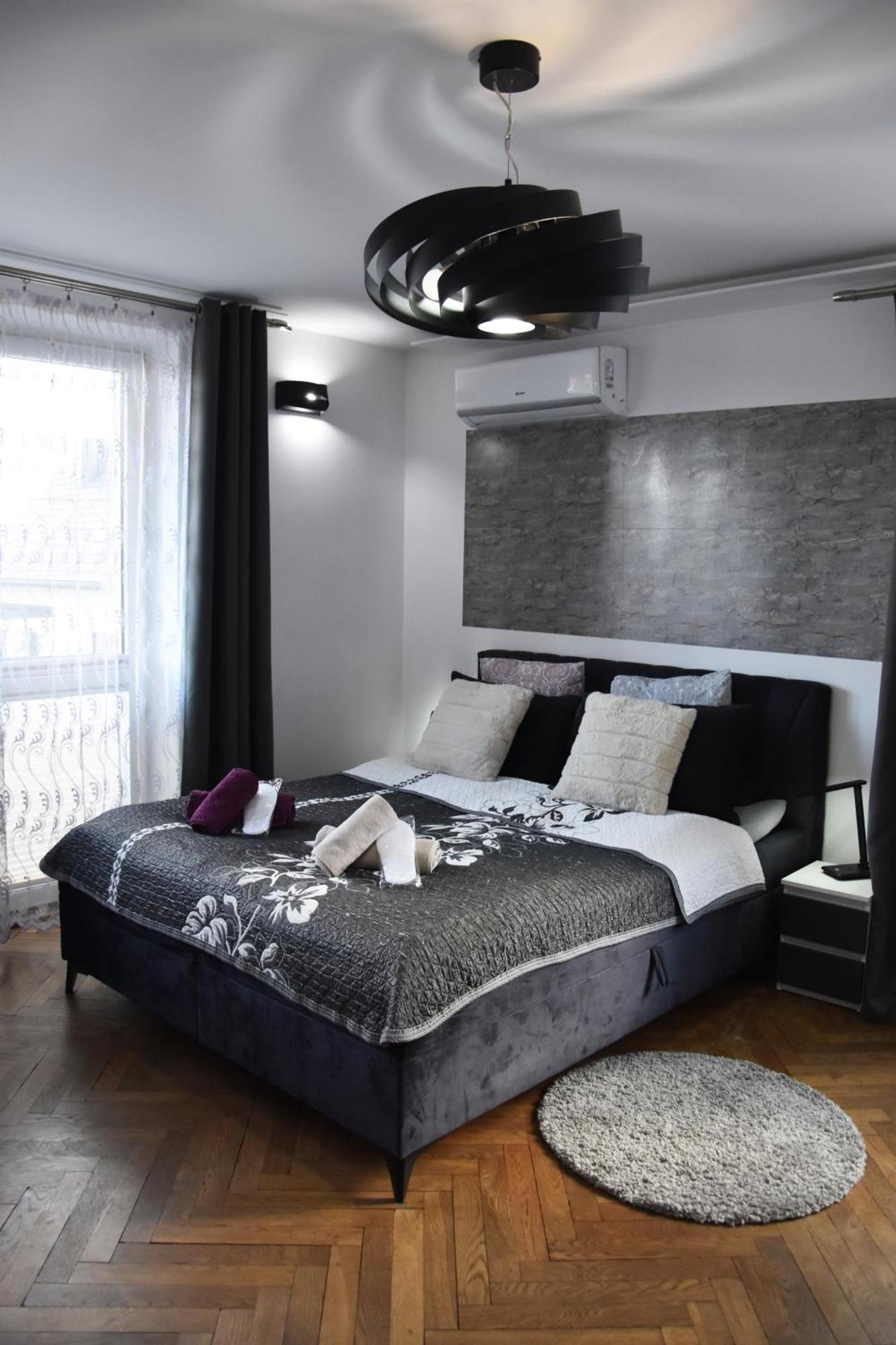 Apartament Night Premium Krakow Bagian luar foto